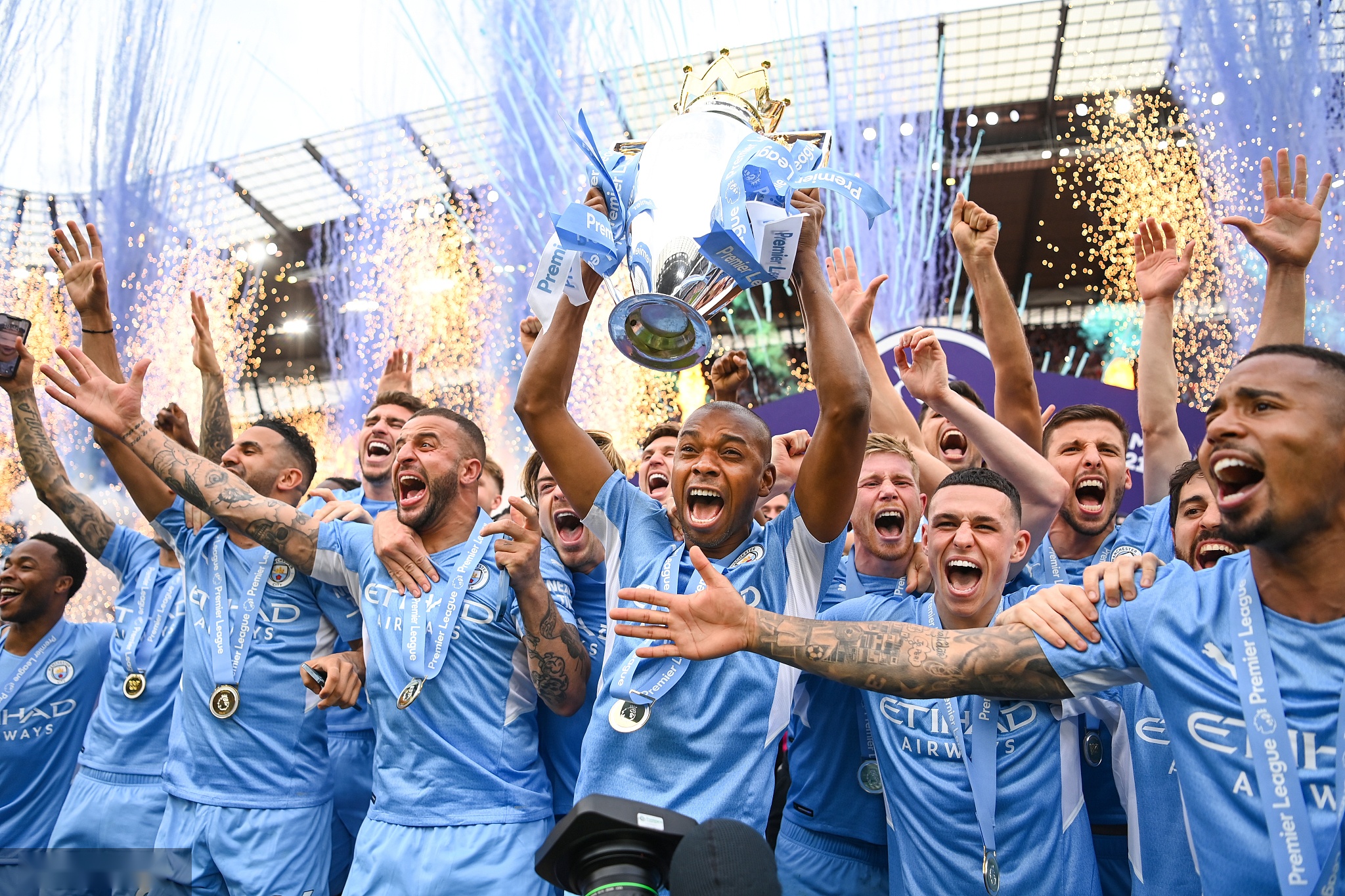 极交流显然 极交流显然